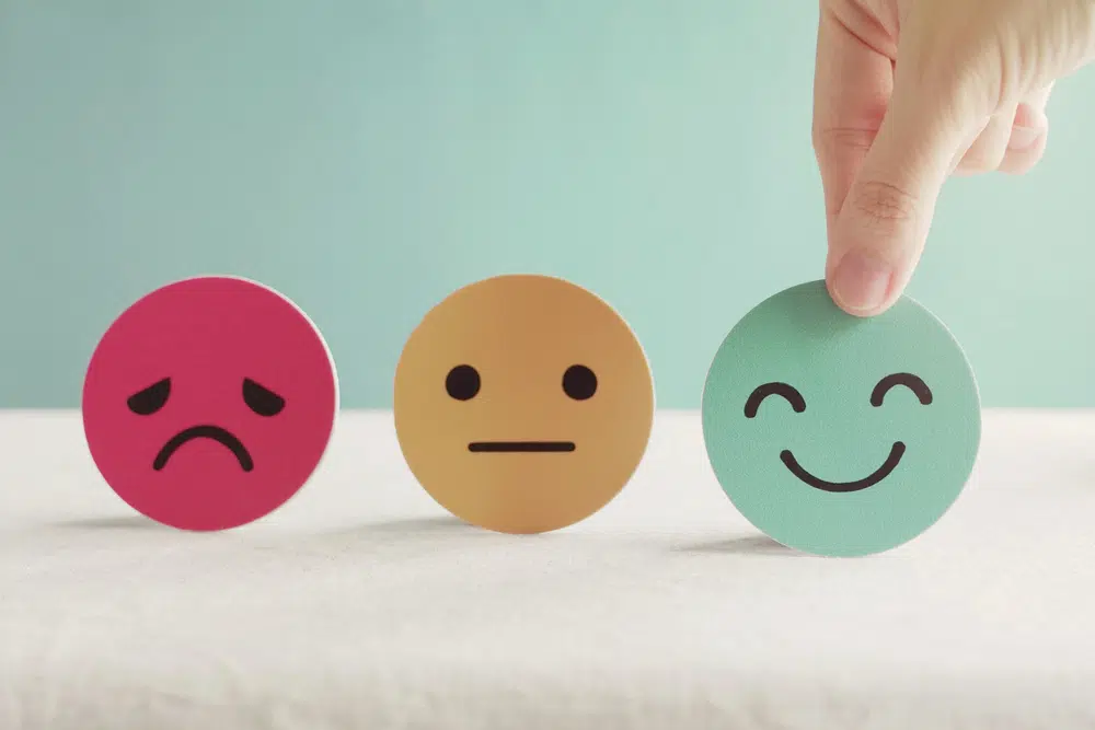 Hand,Choosing,Happy,Smile,Face,Paper,Cut,,Good,Feedback,Rating mental